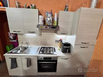 Cucina usata beige