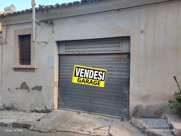 Garage ampio (zona Grazie)