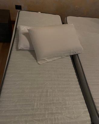 due materassi e due cuscini 