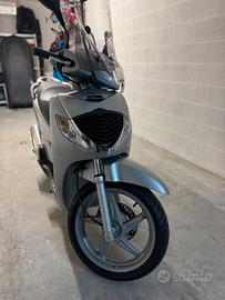 Scooter Sh 150