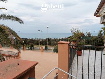 Bilocale in residence con piscina AC/67