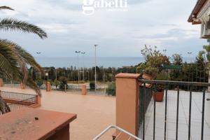 Bilocale in residence con piscina AC/67