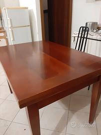 tavolo in legno ciliegio allungabile