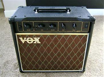 RARO amplificatore VOX VR 15  valuto cessione prof