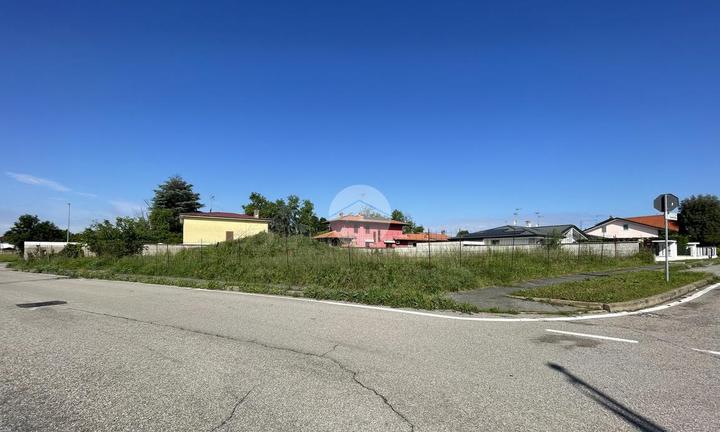 TER. RESIDENZIALE A ROBECCHETTO CON INDUNO