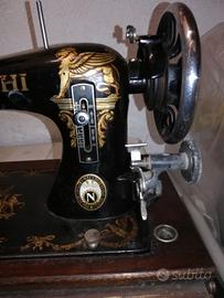 Macchina da cucire Necchi. 