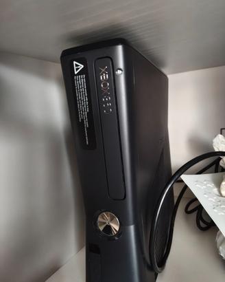 Xbox 360 Slim + Kit Guitar Hero (4 Giochi) + 20 Gi