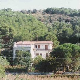 Casa Gaby Tre appartamenti in villa ( Marina di Ca