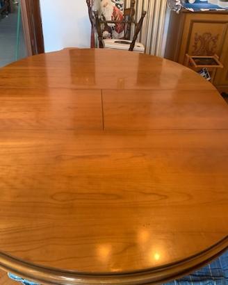 Tavolo in legno massello allungabile