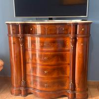 Comó e due comodini stile barocco