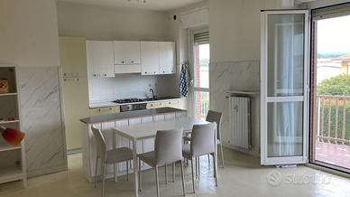 BILOCALE CON BOX E BALCONE PANORAMICO a VERRONE BI