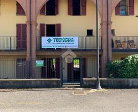 VILLA A SCHIERA A IZANO