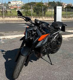 KTM DUKE 990