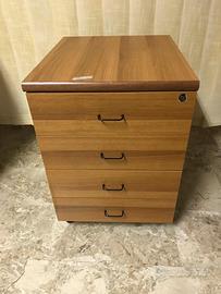 Cassettiera in legno scuro