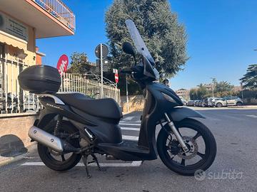 Suzuki UH SIXteen 125