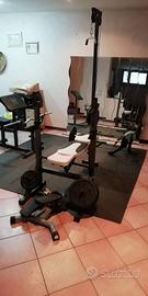 panca piana con lat machine 