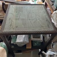 Tavolo rattan  e vetro