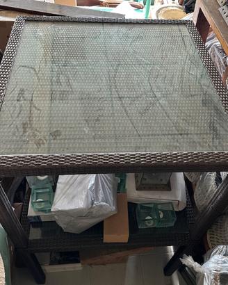 Tavolo rattan  e vetro