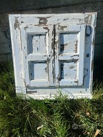 antine con intelaiatura in noce