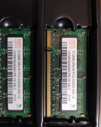 Memoria ram Hynix 2x512mb (tot. 1 gb) per notebooK