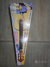 Chitarra giocattolo