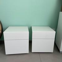 Coppia di comodini moderni bianchi – Design pulito