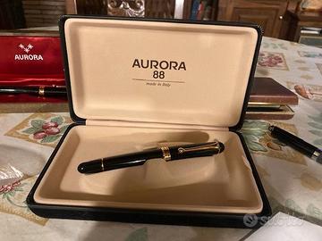 Penna stilografica Aurora 88
