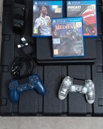 PS4 + VR + 2 Joystick + 2 Move + 4 giochi Fw 13.02