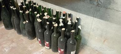 bottiglie, damigiane e tappatrici per vino