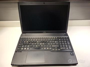 Notebook Fujitsu Lifebook A514 Intel I3 SSD