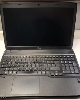 Notebook Fujitsu Lifebook A514 Intel I3 SSD