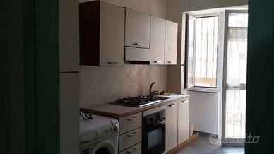 Monolocale con ripostiglio