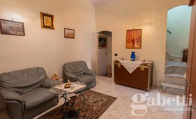 Casa indipendente in bu.onissimo stato P/9