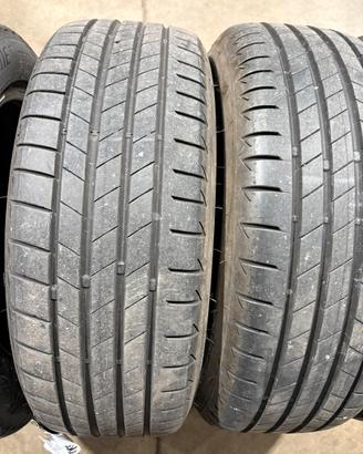 Gomme auto