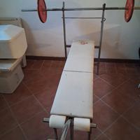 bilanciere con panca e pesi