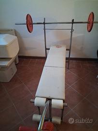 bilanciere con panca e pesi