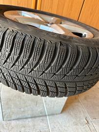 CERCHI con gomme invernali ORIGINALI AUDI Q2
