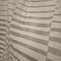 Tende bianche a righe
