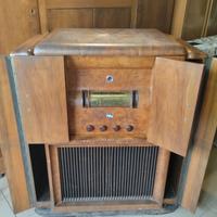 radio imca F 82