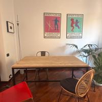 Tavolo in legno e acciaio e 3 sedie