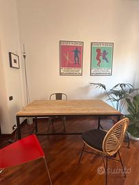 Tavolo in legno e acciaio e 3 sedie