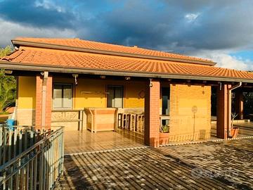 Casa indipendente in campagna ad Adrano ( CT)