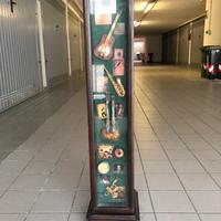 Mobiletto con scomparti