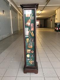 Mobiletto con scomparti