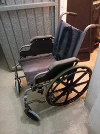 seggiola a rotelle 