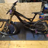 Bici DH downhill YT Industries Tues downhill