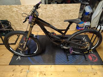 Bici DH downhill YT Industries Tues downhill