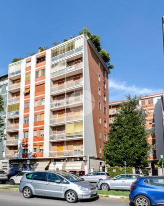 2 LOCALI A MILANO