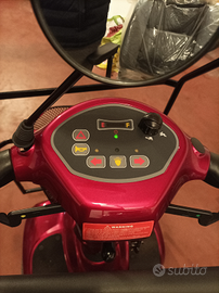 Scooter elettrico per anziani o persone disabili