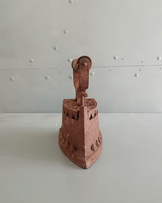 ANTICO FERRO DA STIRO A CARBONE 